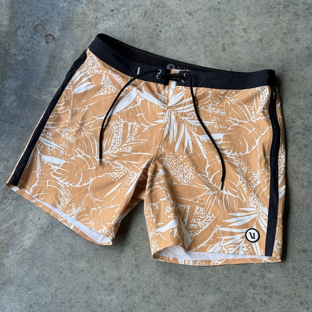 Vuori Peak Boardshort (“Flax Rainforest”)